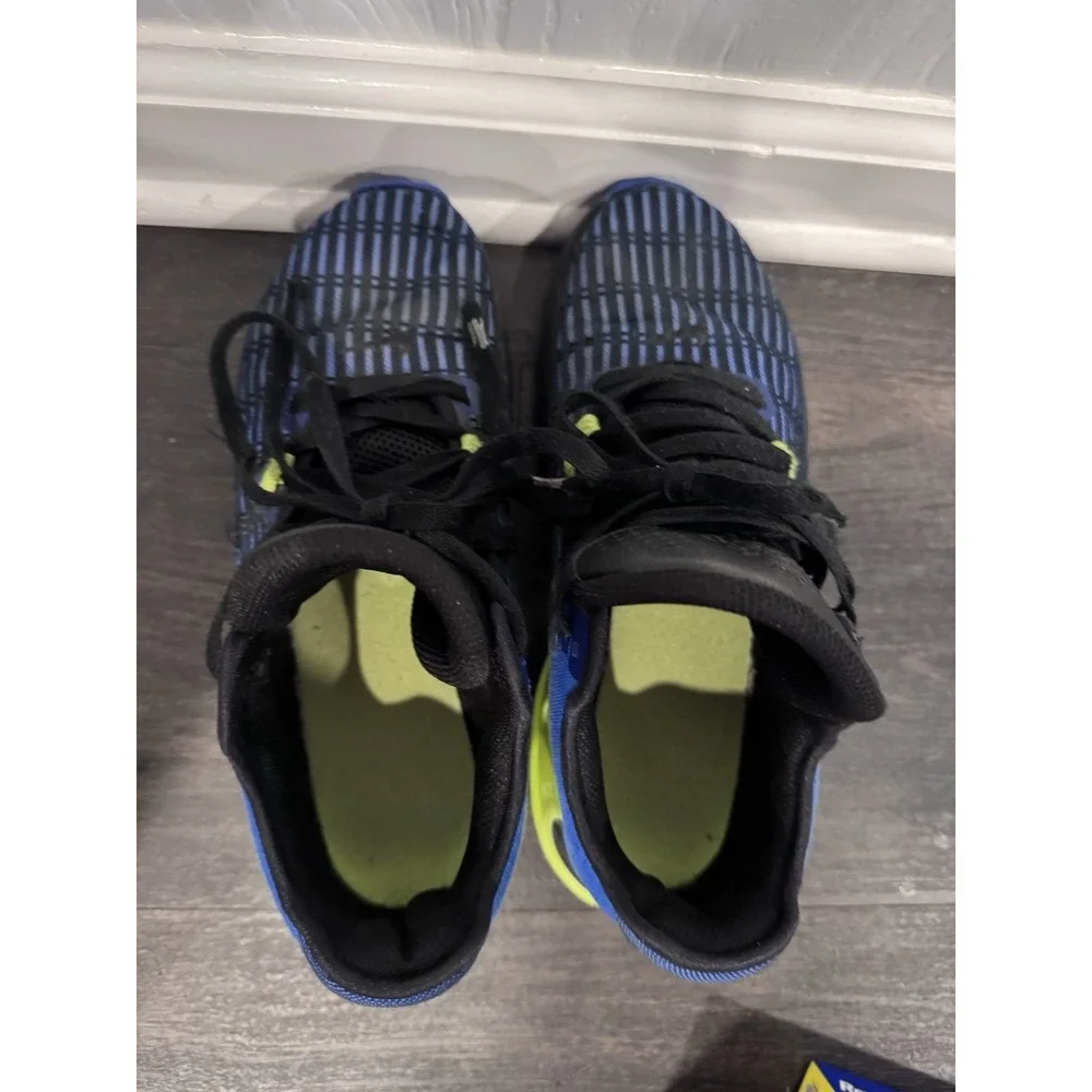 Nike LeBron Witness Size Unknown Size‎ (Size Tags removed) Estimated Mens 7